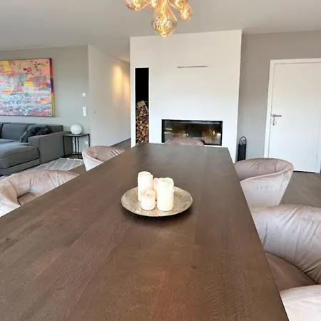 Apartment 3 Schlafzimmer Mit Parkplatz